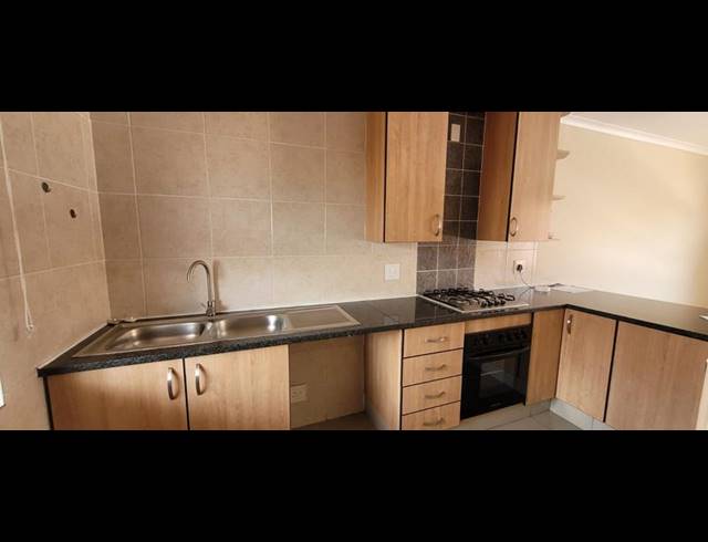 2 BEDROOM TOWNHOUSE FOR SALE IN FLORENTIA